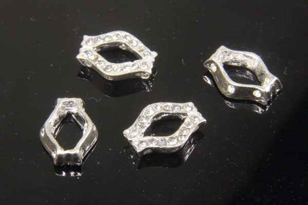 3 Hole Split Centre Crystal Slider,