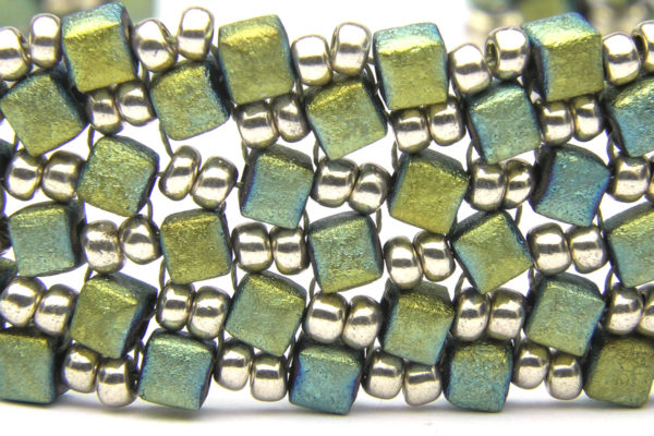 Metallic Moss Dancing Cubes Bracelet