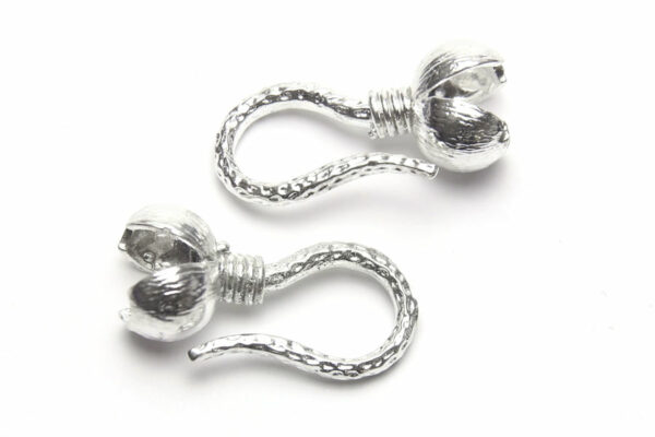 Double Hook Calotte Clasp