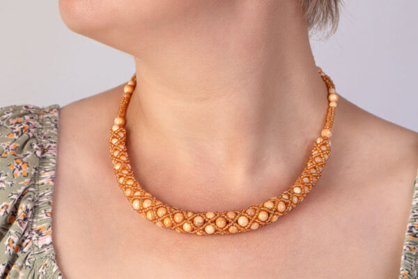 Spiced Rum Calypso Beaded Shell Necklace Kit - Image 2