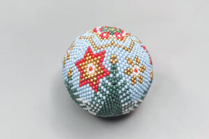 Stars and Pines Beaded Bauble Kit