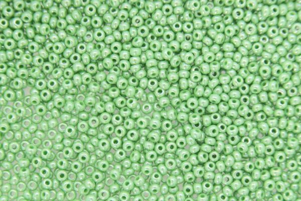 Opaque Leaf Green Lustre Preciosa Seed Beads